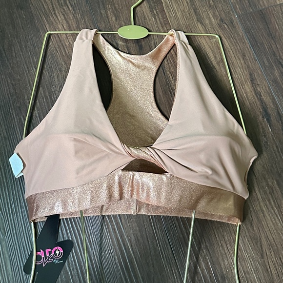 ROSE GOLD METALLIC TWIST SPORTS BRA - Picture 5 of 7